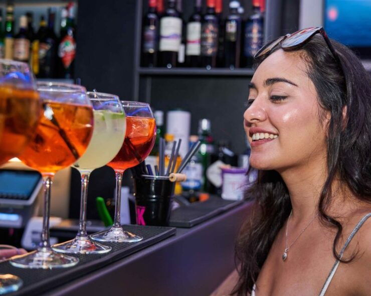 Rome: Bar Crawl With Local Guide & Drinks - Good To Know