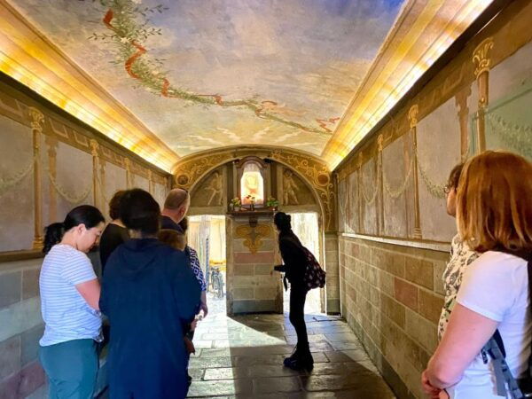 Rome: Campo Dei Fiori & Jewish Ghetto Area Street Food Tour - Meeting Point