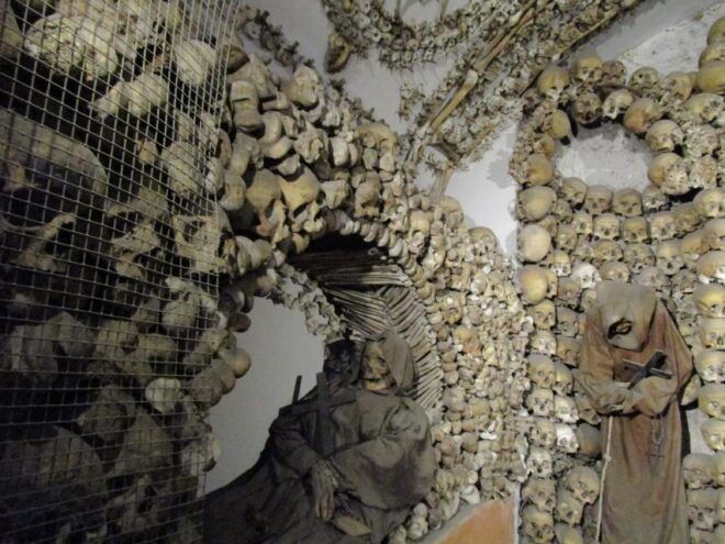 Rome: Capuchin Crypt Semi-Private Tour - Selecting Participants and Date, Meeting Point, and Dress Code