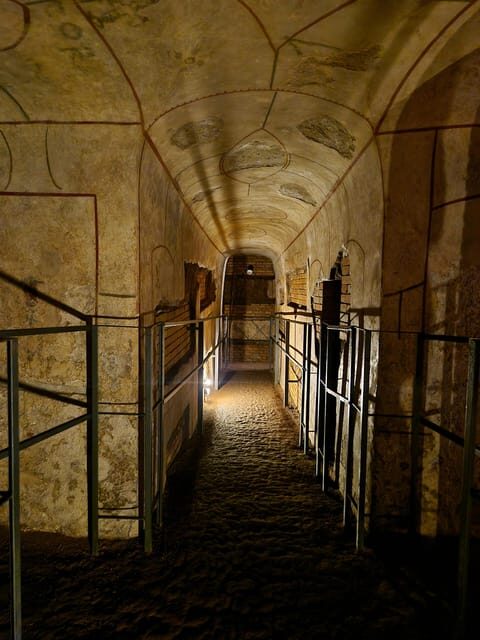 Rome: Catacombs Express ENGLISH Guided Tour - SKIP THE LINE - Frequently Asked Questions