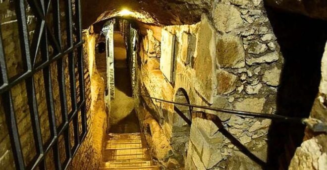 Rome: Catacombs Tour With Private Transfer and Tickets - Full Description