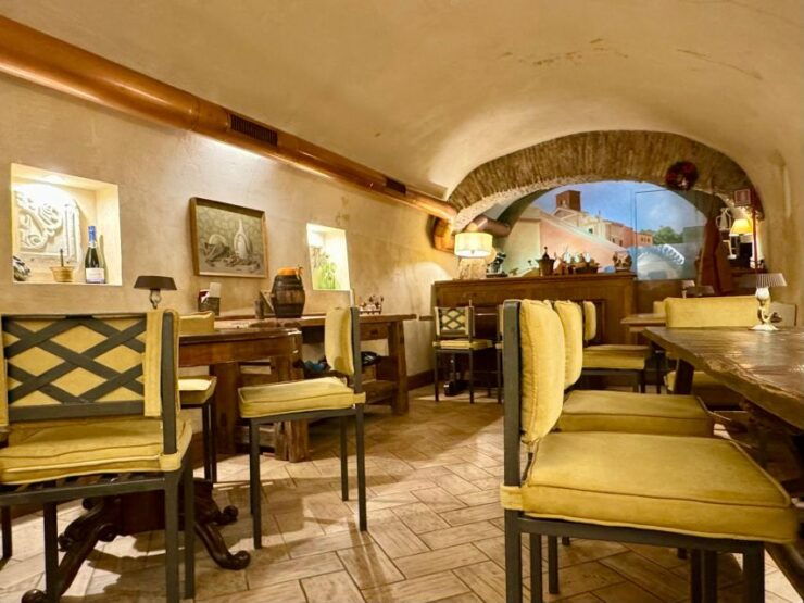 Rome: Chauffeured Tour by Night With Food Tasting and Wine - Good To Know