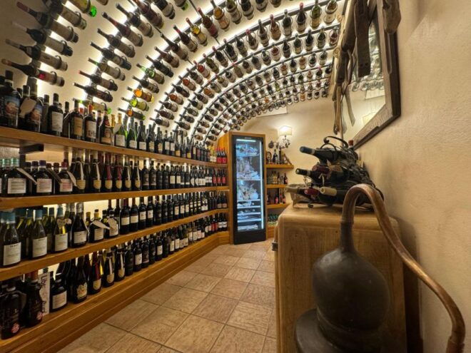 Rome: Chauffeured Tour by Night With Food Tasting and Wine - Chauffeured Sightseeing Tour