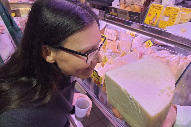 Rome City Center Largest Farmers Market and Street Food Tour - Food & Wine Tasting