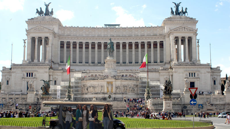 Rome City Highlights Half-Day Guided Tour - A pause above the city at Pincio Terrace