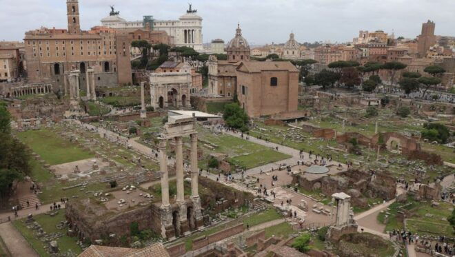 Rome: Colosseum Arena Floor, Roman Forum & Palatine Tour - Selecting Participants and Date