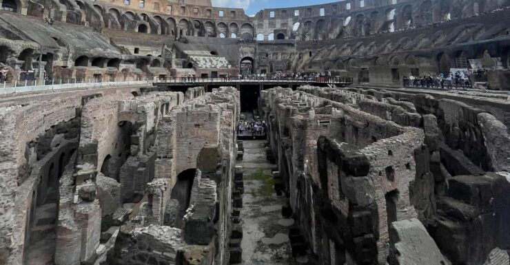 Rome: Colosseum Early Morning Tour With Roman Forum Access - Itinerary Highlights