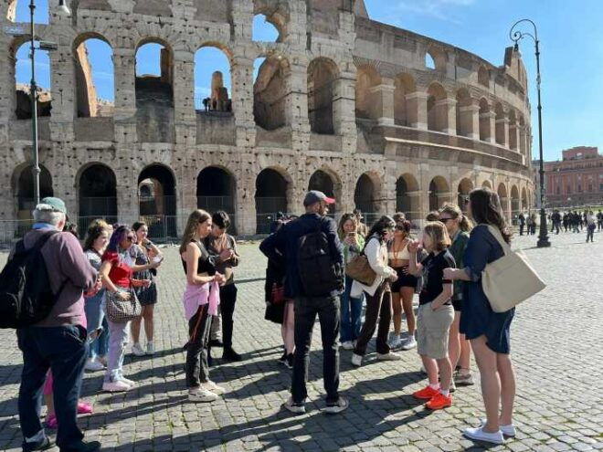 Rome: Colosseum Guided Express Tour - Language and Accessibility