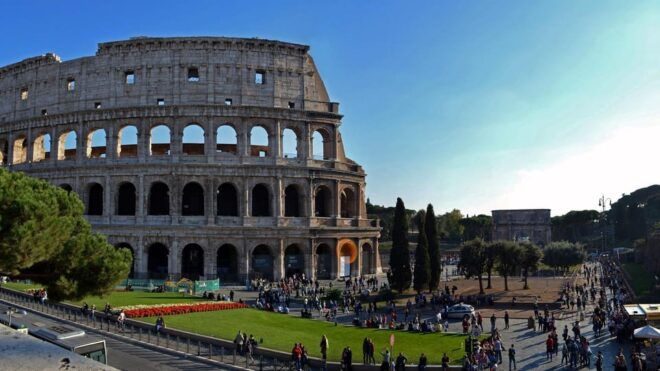 Rome: Colosseum Guided Tour With Last Entry Option - Experience Highlights