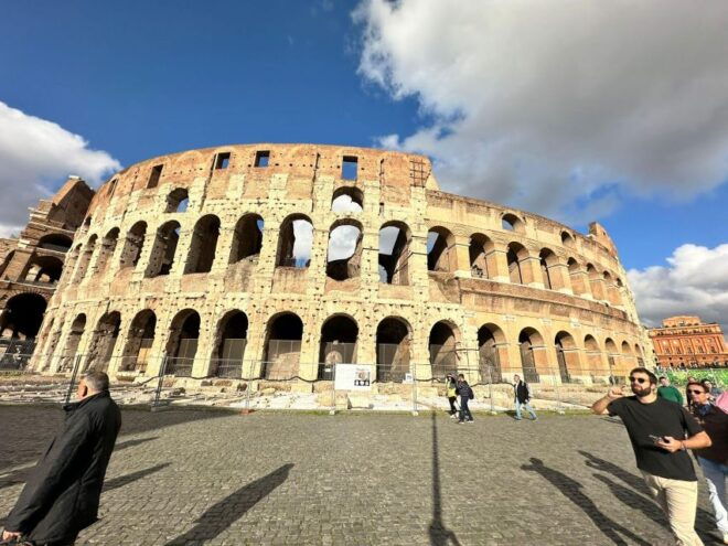 Rome: Colosseum, Roman Forum Exterior Tour - Meeting Point