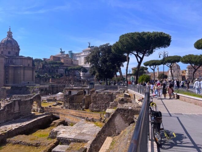 Rome: Colosseum, Roman Forum & Trajan Market Exterior Tour - Meeting Point Details
