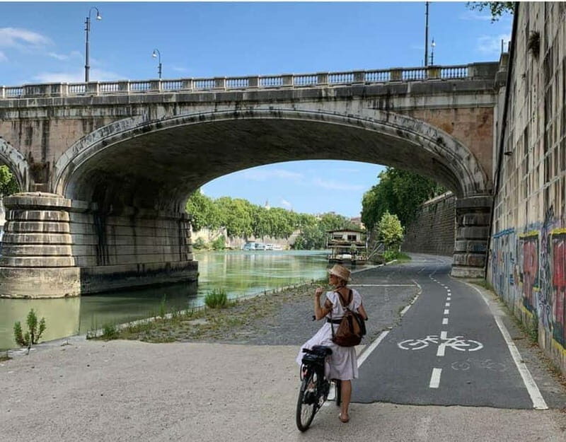 Rome: E-bike Tiber River Tour > Hidden Gems & Local Treats - Discovering Rome from a Riverside Viewpoint