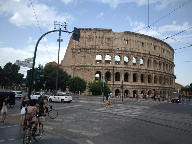 Rome: English Guided Colosseum and Roman Forums Tour - Selecting Participants and Date