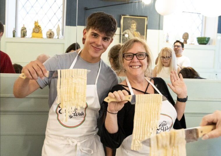 Rome: Enjoy Spritz and Pasta Making in Piazza Navona - Crafting the Perfect Spritz Cocktail