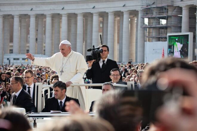 Rome: Escorted Papal Audience Experience With Entry Ticket - Admiring St. Peters Square and Berninis Colonnades