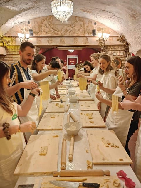 Rome: Fettucine and Tiramisu Class Near the Spanish Steps - Location and Duration