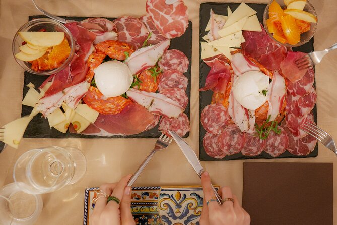 Rome Food Crawl With Dinner and Drinks - Indulge in Traditional Italian Cuisine