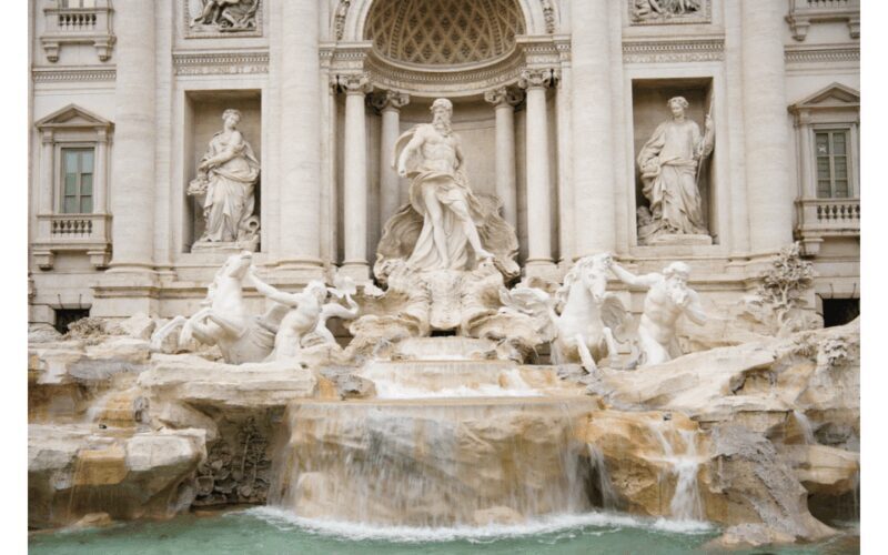 Rome: Guided Tour of its Squares and Fountains for Spanish Speakers - What Makes This Tour Stand Out?