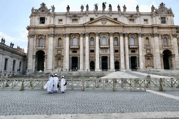 Rome: Guided Tour of St. Peter's Basilica, Grottoes & Square - Directions