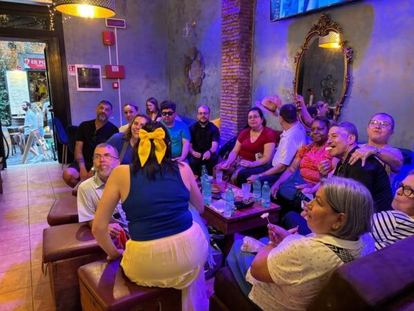 Rome: Guided Walking Tour With Drinks in Local Bars - Vibrant Nightlife Exploration