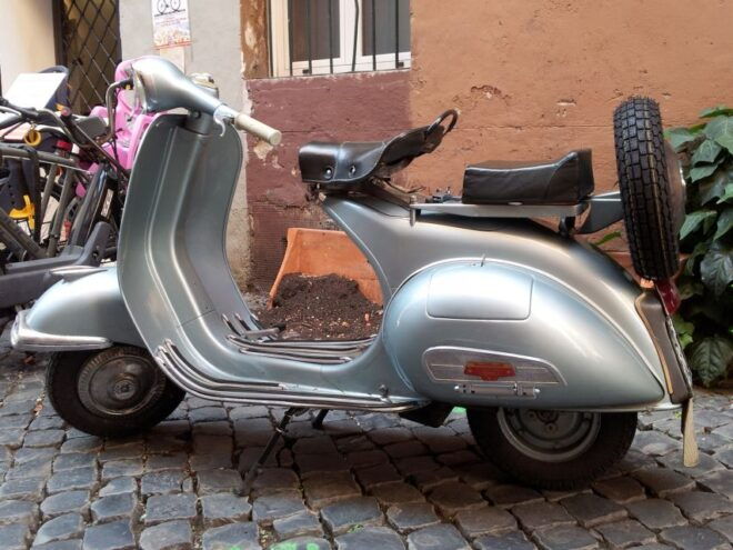 Rome: Half-Day Tour by Vespa With Driver - Tour Description