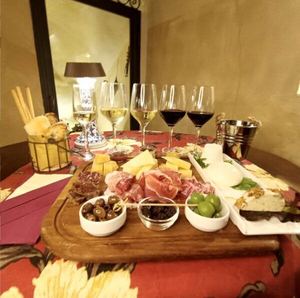 Rome: Highlights Private Tour With Food Tasting Experience - Special Considerations