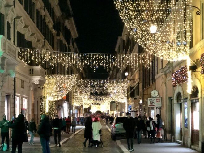 Rome Illuminated: A Christmas Landmarks Walking Tour - Not Included
