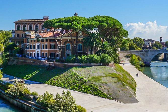 Rome Jewish Ghetto & Trastevere Pizza-Gelato Tour - Accessibility