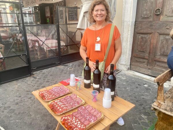Rome: Jewish Quarter and Campo De Fiori Street Food Tour - Bustling Campo De Fiori Market