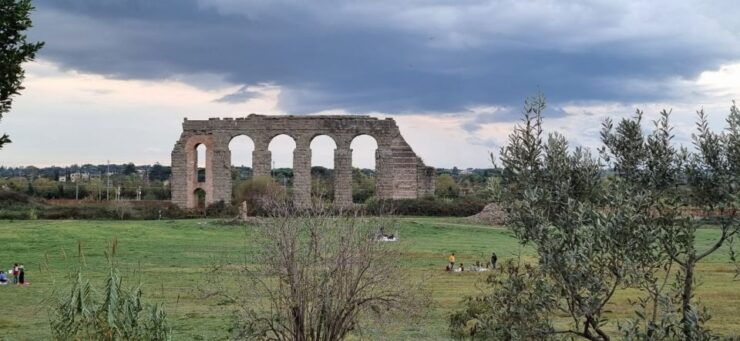 Rome: Mini Hike to the Ancient Parco Degli Acquedotti - Detailed Itinerary