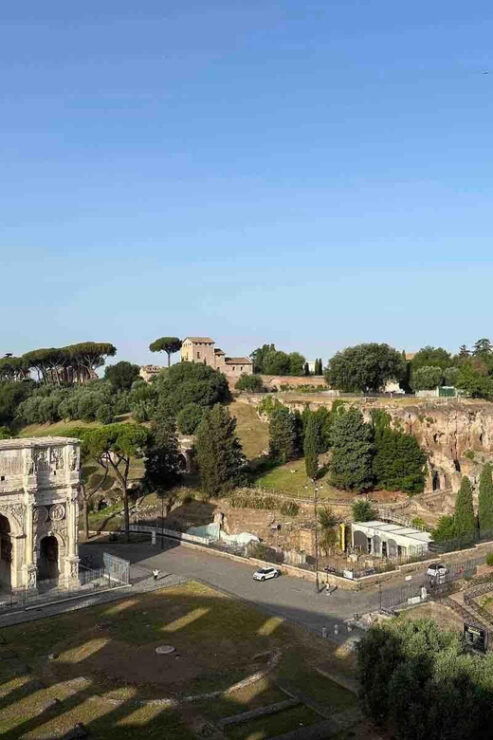 Rome: Out Of Crowds Colosseum Gladiators Arena Guided Tour - Good To Know