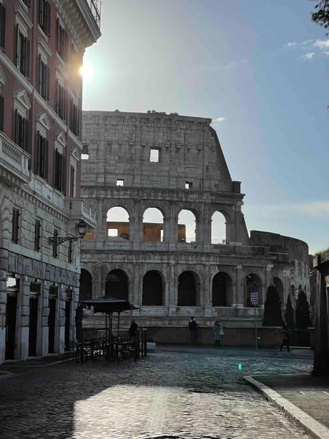 Rome: Out Of Crowds Colosseum Gladiators Arena Guided Tour - What to Bring