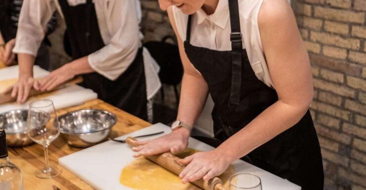 Rome: Pasta Cooking Class Basic in the Kitchen of Mamma - Instructor and Experience