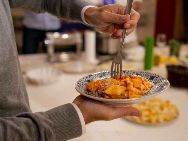 Rome: Pasta Making Class & Wine Tasting in a Trasteve Villa - Pricing and Duration