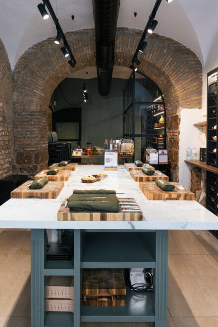 Rome: Pasta, Ravioli & Tiramisu Cooking Class by Colosseum - Important Information