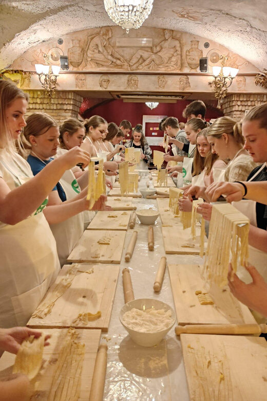 Rome: Pasta & Tiramisu Cooking Class near the Spanish Steps - Introduction