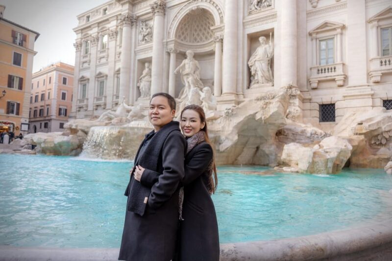 Rome: Personalized Photoshoot outside the Colosseum - Authenticity and Personal Touch in Every Shot