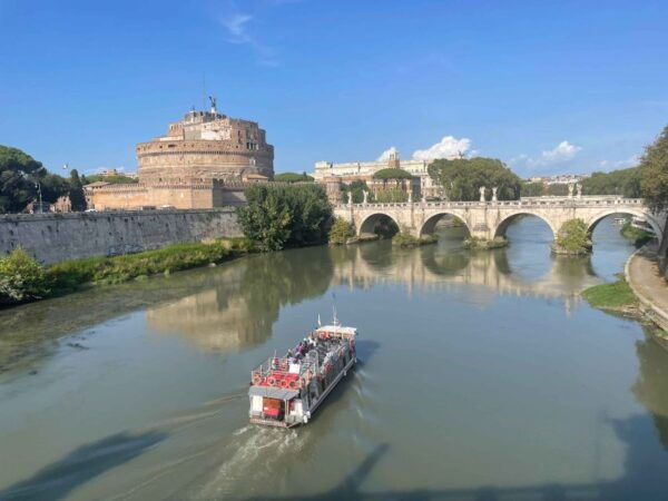 Rome Photo Tour: Famous City Landmarks - Essential Requirements for the Tour