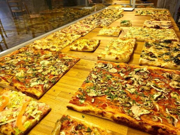 Rome: Pizza Tasting and Best Gelato Food and Colosseum Tour - Pizza Styles and Flavors