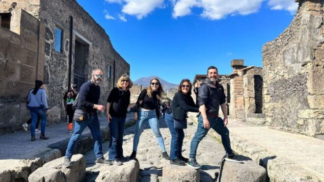 Rome: Pompeii Tour With Wine and Lunch by High Speed Train - Enjoy a Farm-To-Table Lunch With Wine Tasting