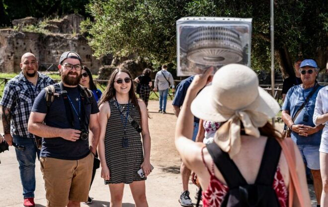 Rome: Priority Access Colosseum, Roman Forum & Palatine Tour - Exploring the Roman Forum