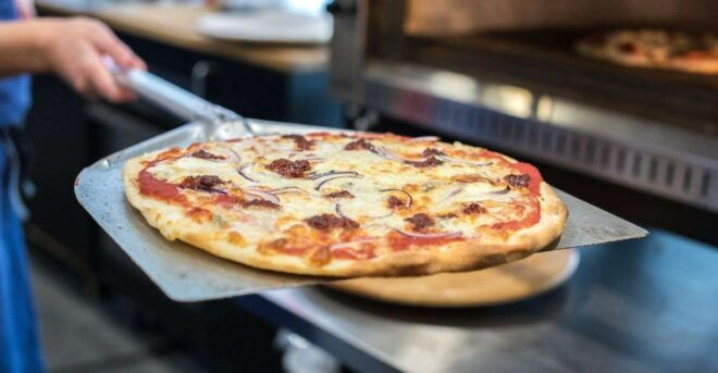 Rome: Private Tour for Kids W/ Gelato & Pizza by Night - Meeting Point and Group Arrangements