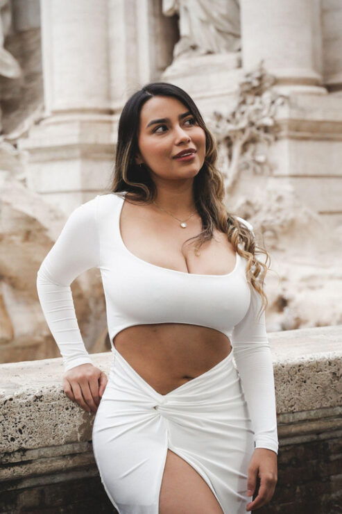 Rome: Romantic Couple Photoshoot at Trevi Fontain - Highlights of the Photography