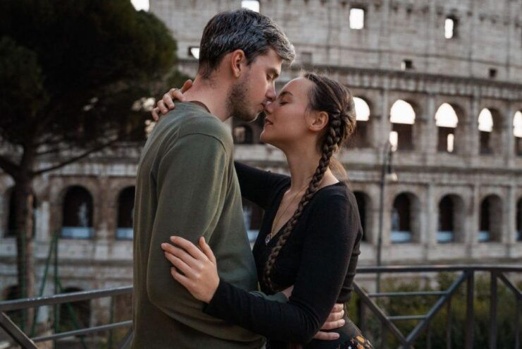 Rome: Romantic Couple Photoshoot Experience at the Colosseum - Activity Description