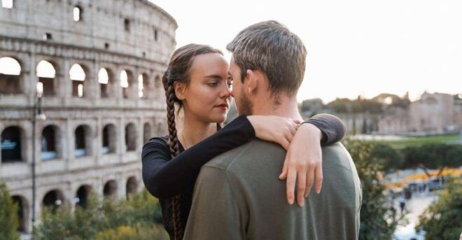 Rome: Romantic Couple Photoshoot Experience at the Colosseum - Inclusions