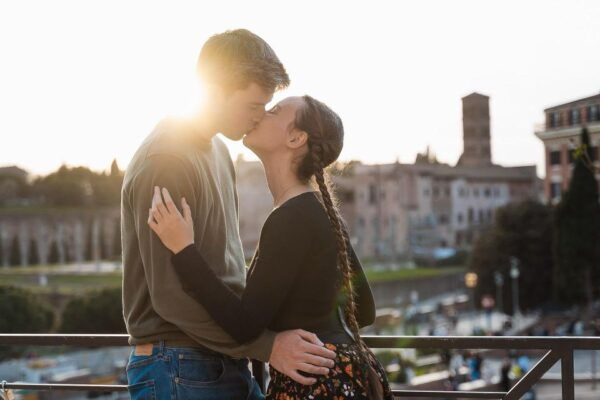 Rome: Romantic Couple Photoshoot VIP - 2 or 3 Different Spot - Capture Your Love Story