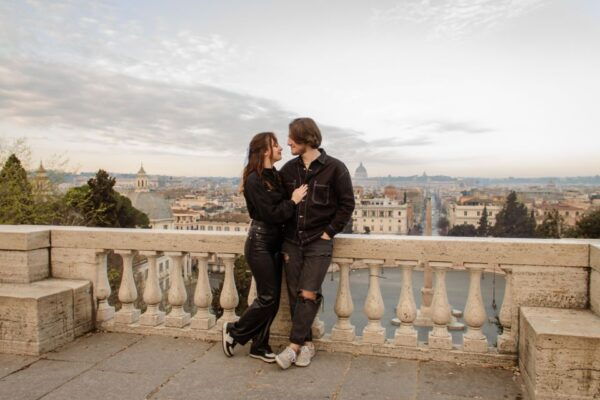 Rome: Romantic Photoshoot at Spanish Steps and Pincio - Background