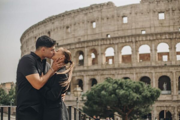 Rome Romantic Proposal Shooting With Quick Delivery - Participant Requirements
