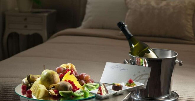 Rome : Room Service Pata Negra and Prosecco - Group Size and Cancellation Policy