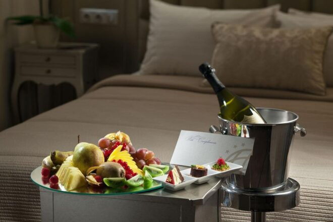 Rome : Room Service Pata Negra and Prosecco - Inclusions